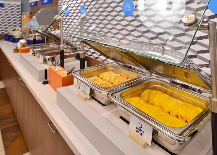 Holiday Inn Express Peru-Lasalle Area By Ihg
