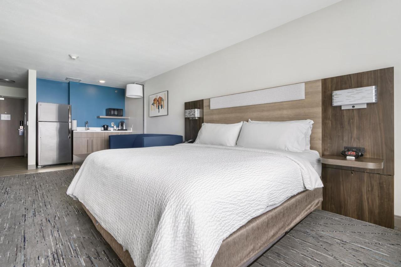 Hotel Express Peru-lasalle Area, An Ihg Peru